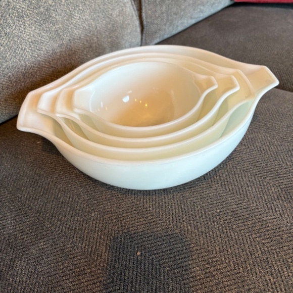 4 vintage Pyrex gooseberry Cinderella bowls 1950s 441 442 443 444  (faded) - Picture 2 of 16